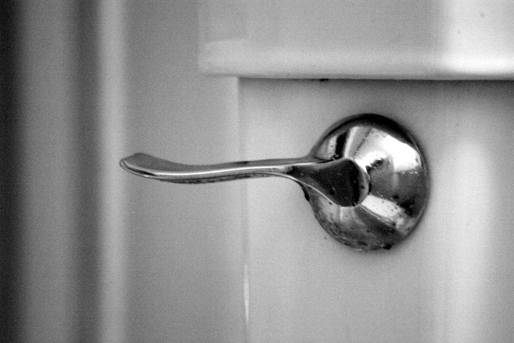 handle on toilet